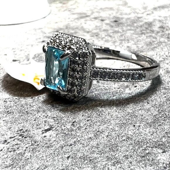 Ring Bomb Party Ring, NWOT, size 7, blue green  gemstone, silver color band, CZ - Picture 4 of 5